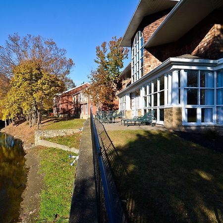 Best Western Plus The Inn & Suites At The Falls Poughkeepsie Exteriör bild