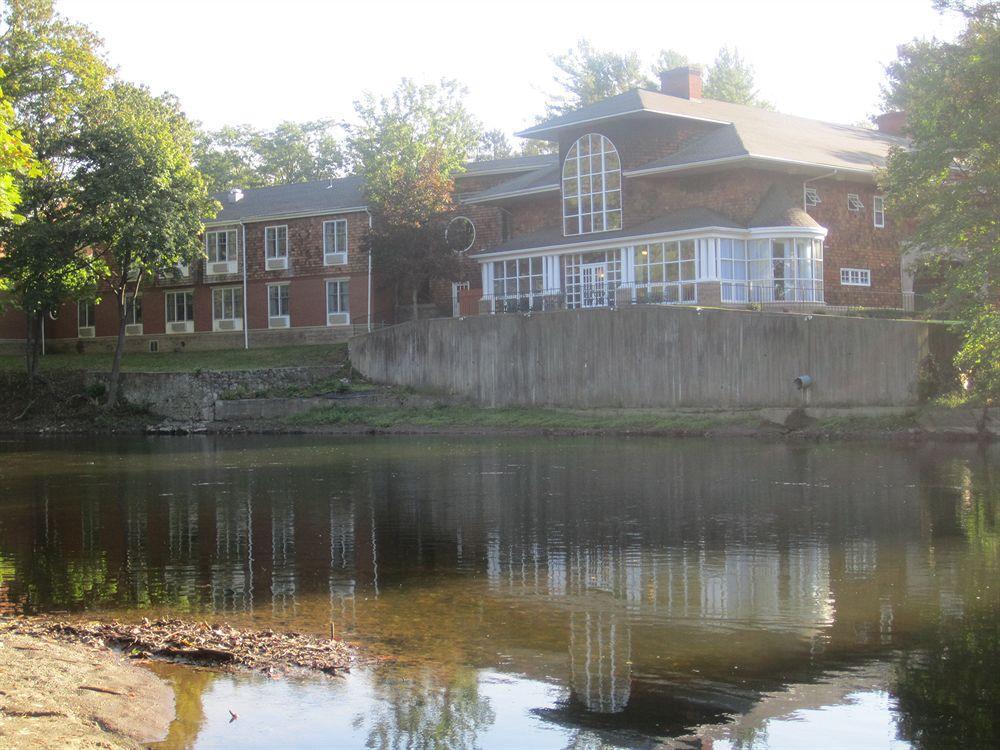 Best Western Plus The Inn & Suites At The Falls Poughkeepsie Rum bild