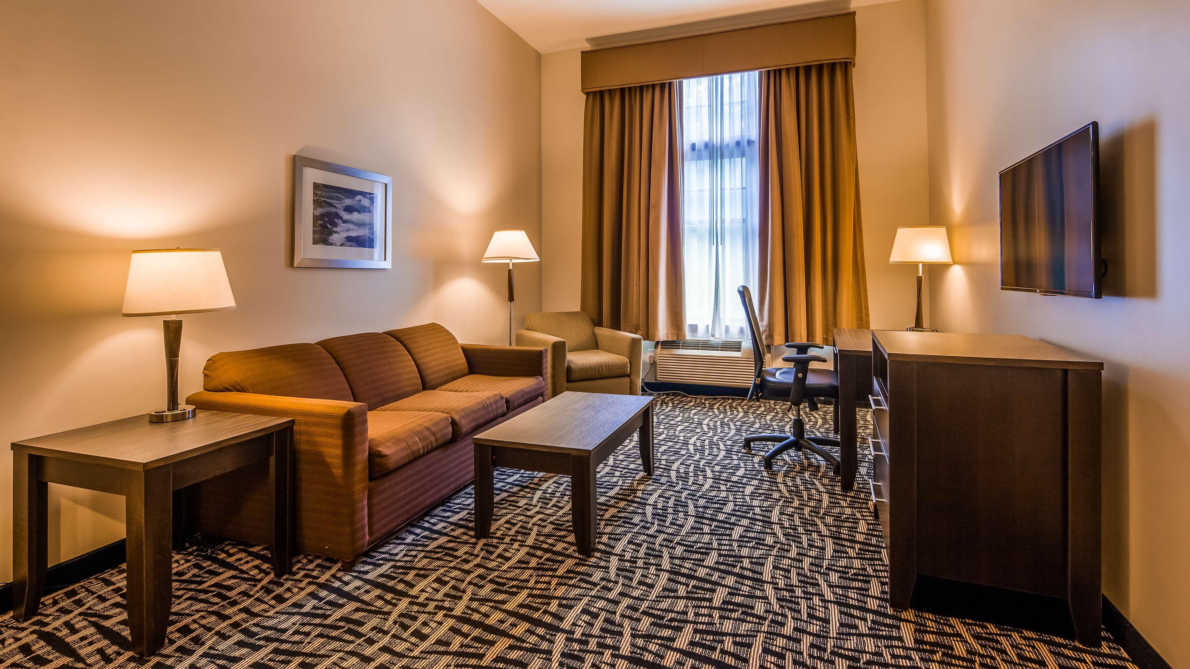 Best Western Plus The Inn & Suites At The Falls Poughkeepsie Exteriör bild