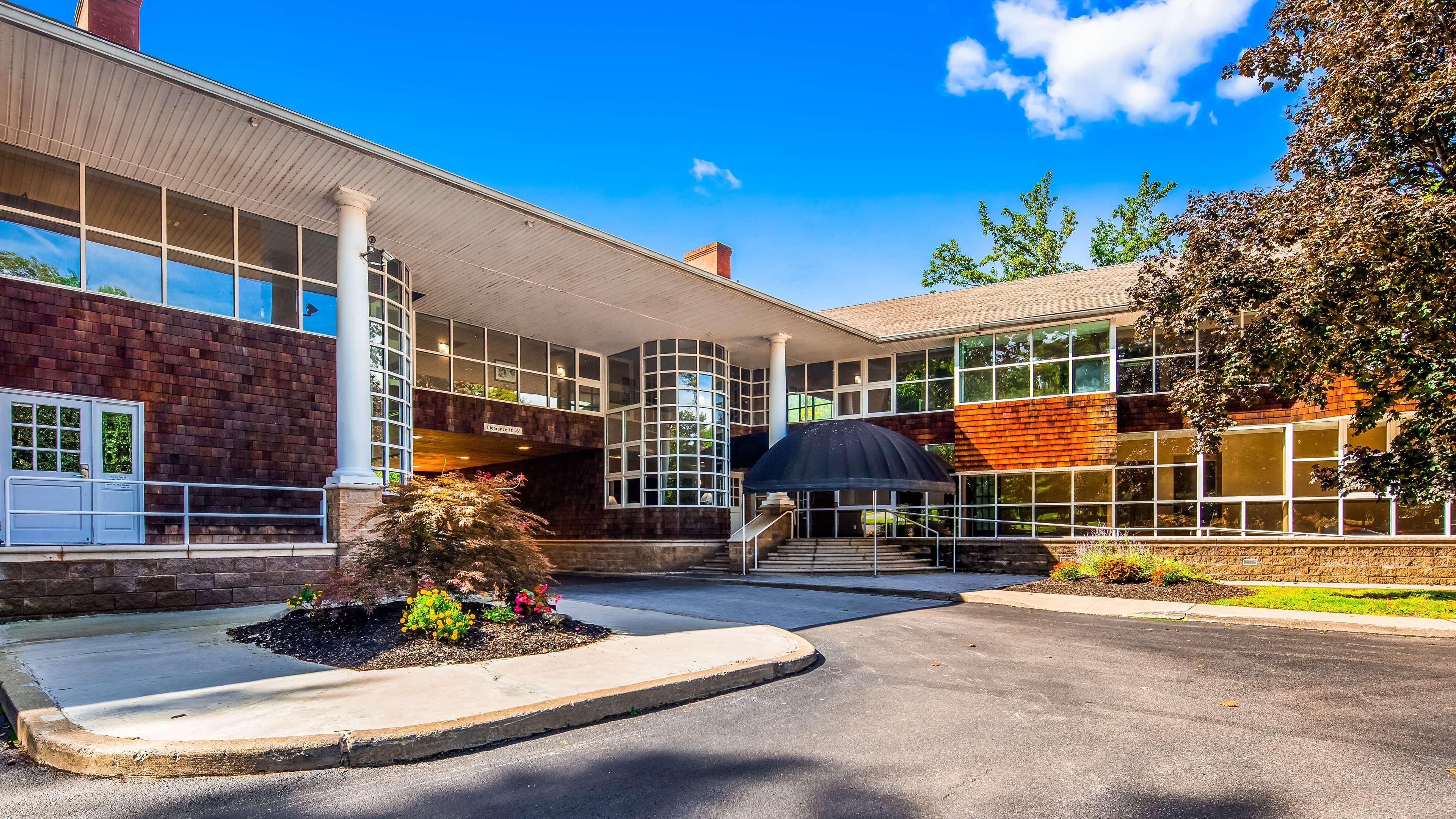 Best Western Plus The Inn & Suites At The Falls Poughkeepsie Exteriör bild