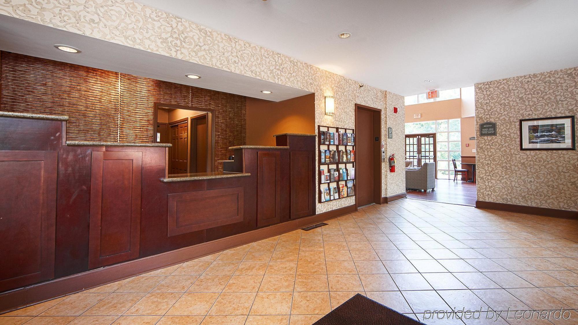 Best Western Plus The Inn & Suites At The Falls Poughkeepsie Exteriör bild