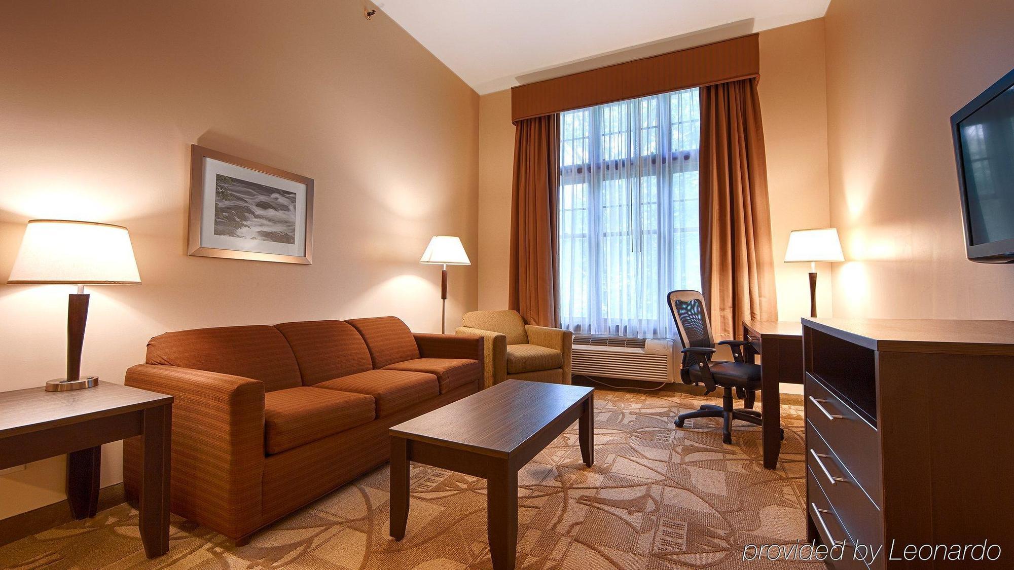 Best Western Plus The Inn & Suites At The Falls Poughkeepsie Exteriör bild