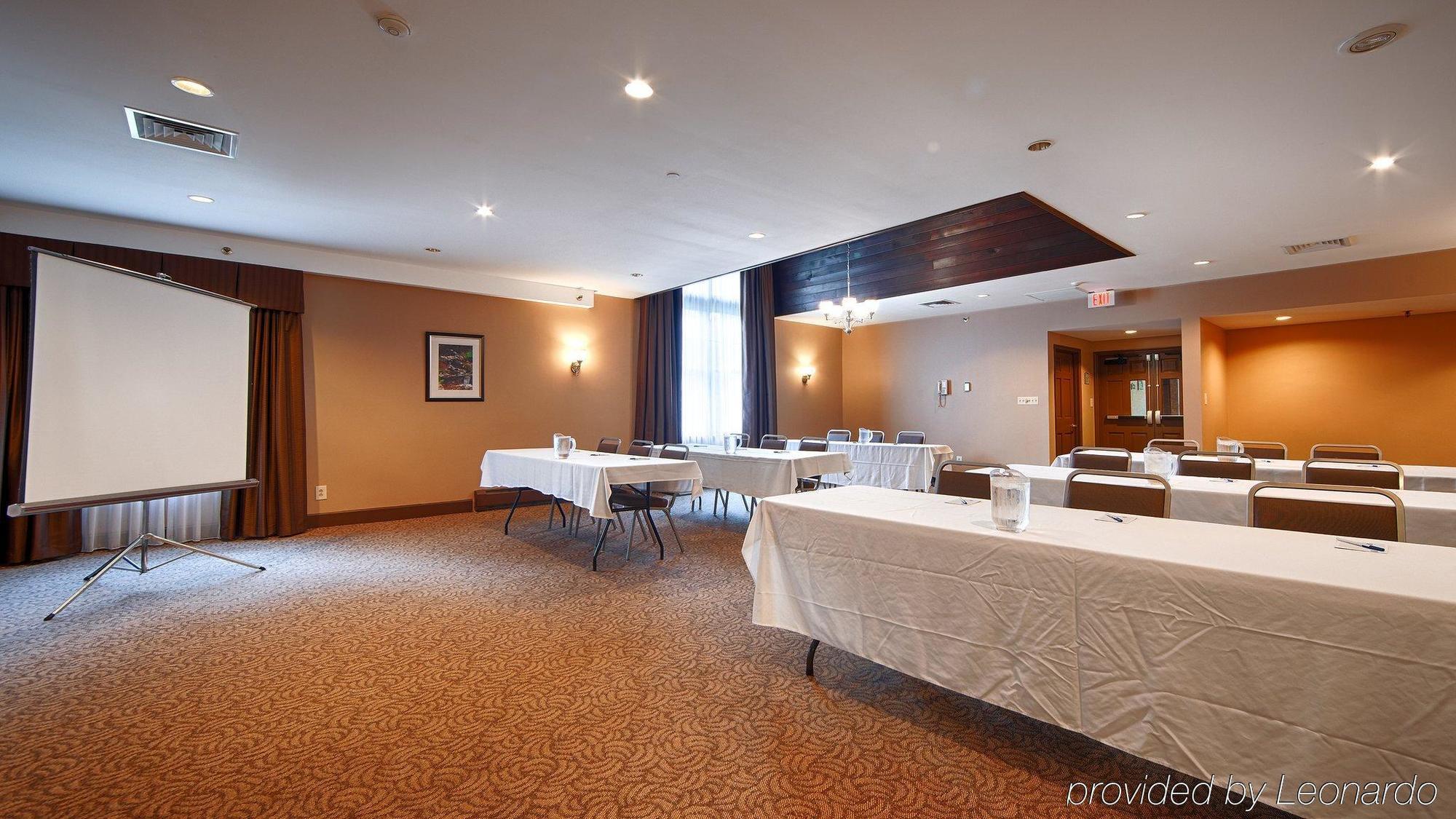 Best Western Plus The Inn & Suites At The Falls Poughkeepsie Exteriör bild