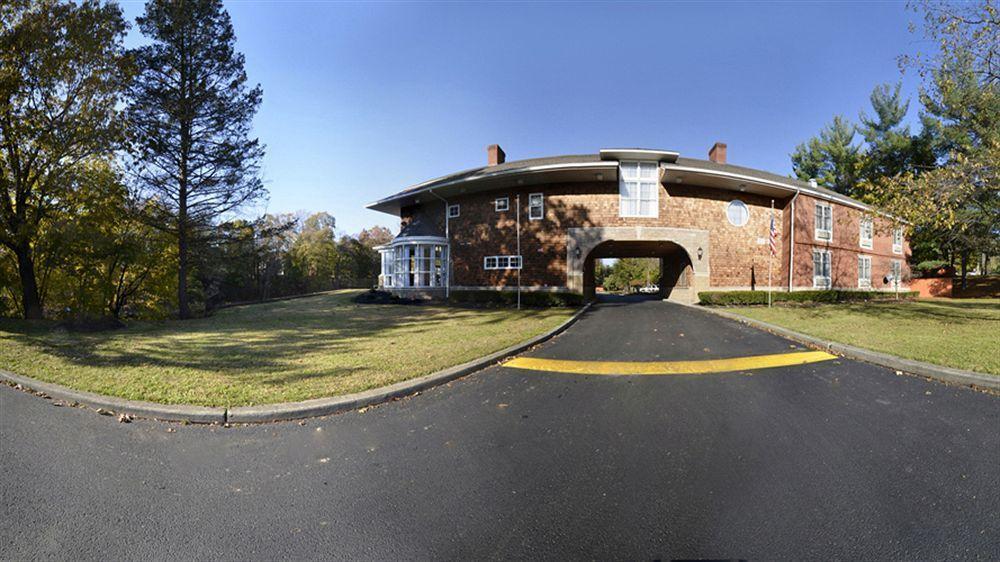 Best Western Plus The Inn & Suites At The Falls Poughkeepsie Exteriör bild